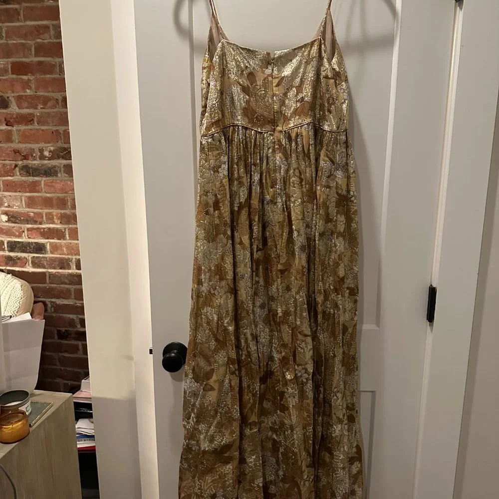 Beautiful gold lame lurex gown perfect for weddings, so flattering & comfortable